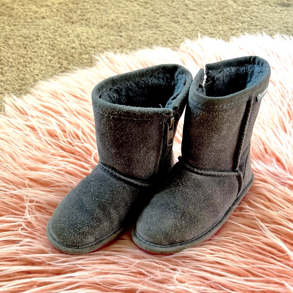 Toddler girl bear paw boots size 8